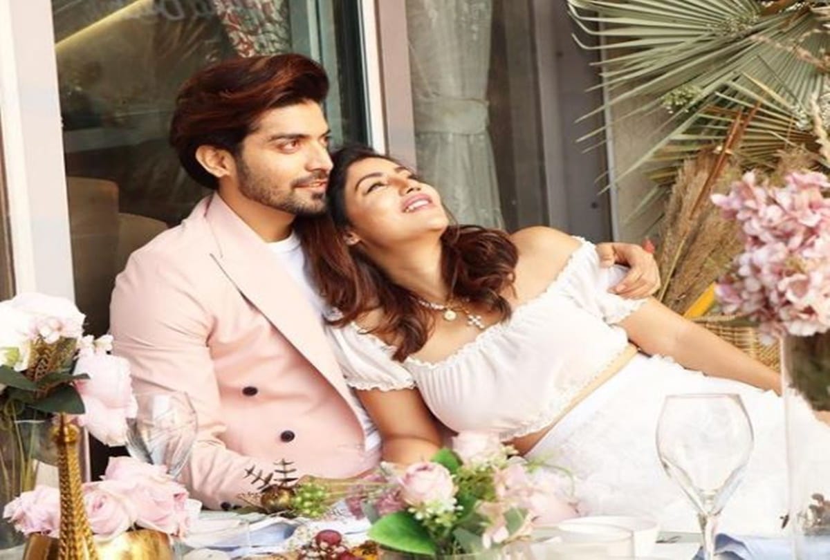 Gurmeet Chaudhary and debina banerjee celebrate their 10th anniversary in ayodhya photos goes viral