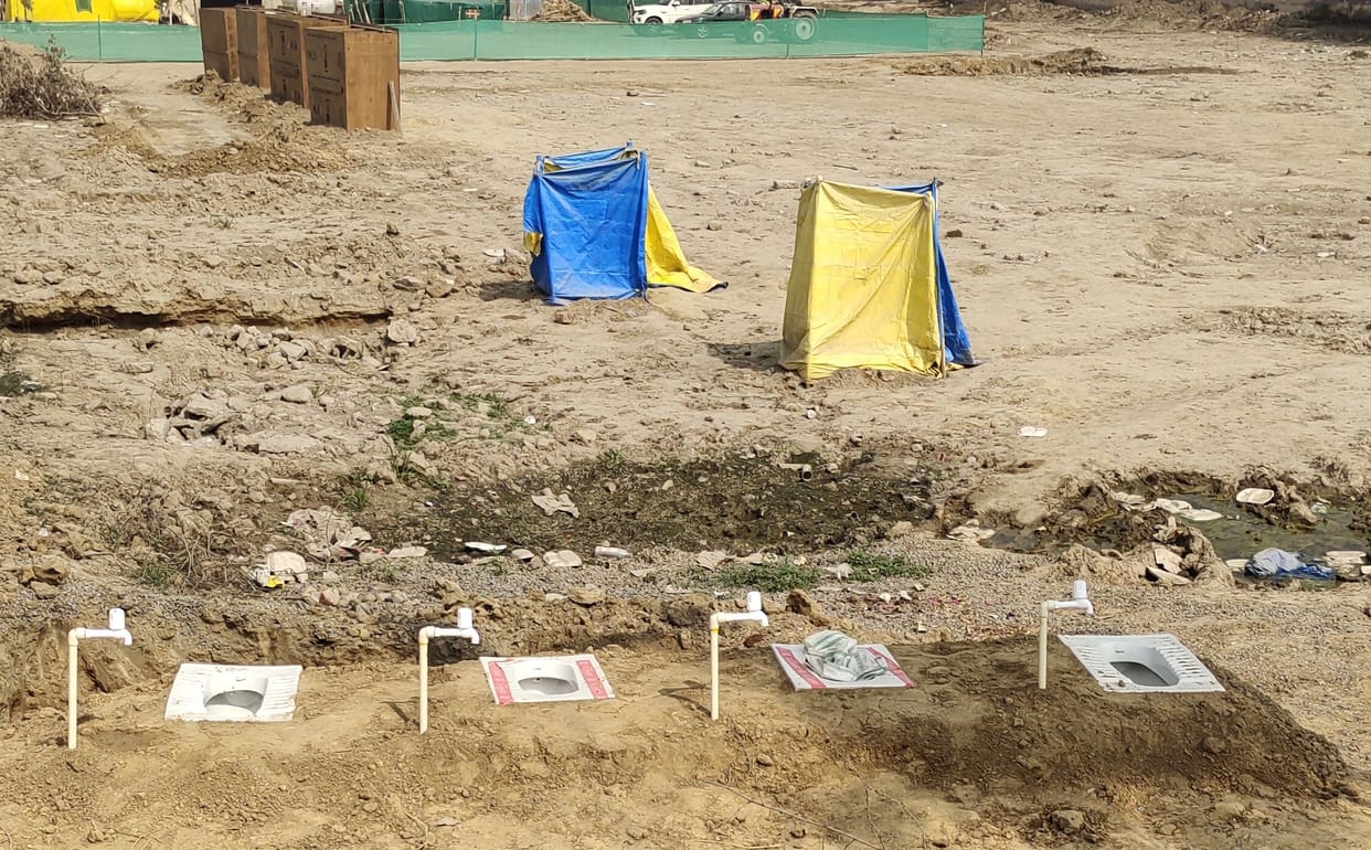 Farmers built toilets in the halt