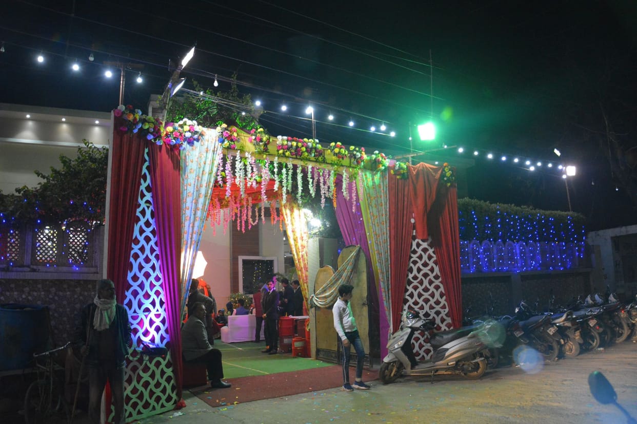Weddings, decorated in banquet hall in Muzaffarnagar