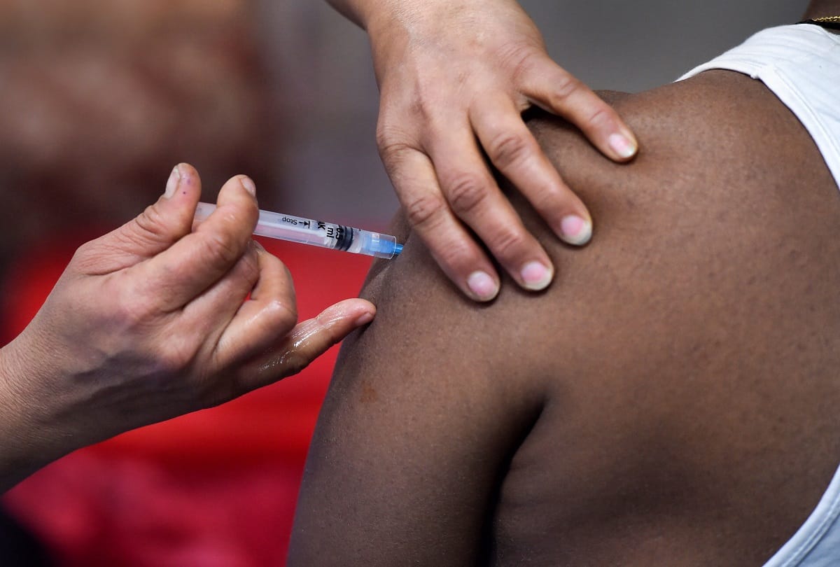 Jammu-Kashmir: Vaccination will stop the third wave, the largest consignment of vaccine reached after five months