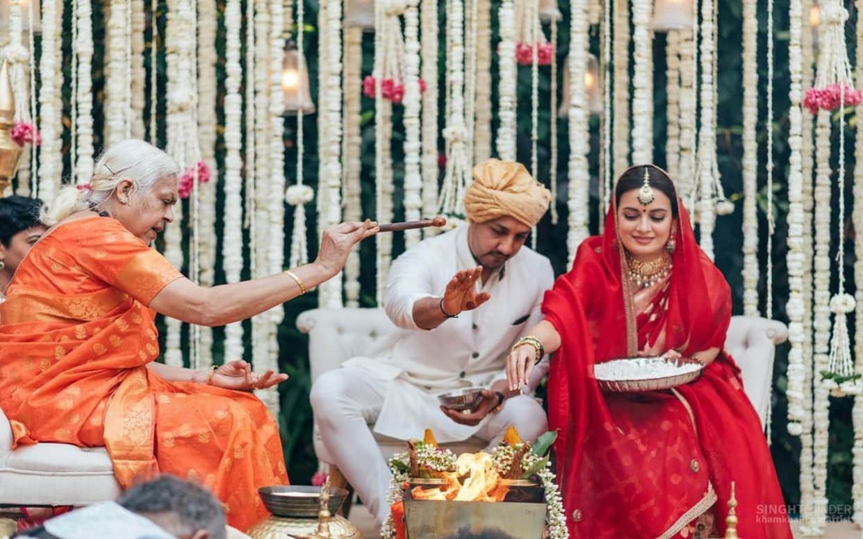 Dia mirza marriage conducted by female priest photos goes viral