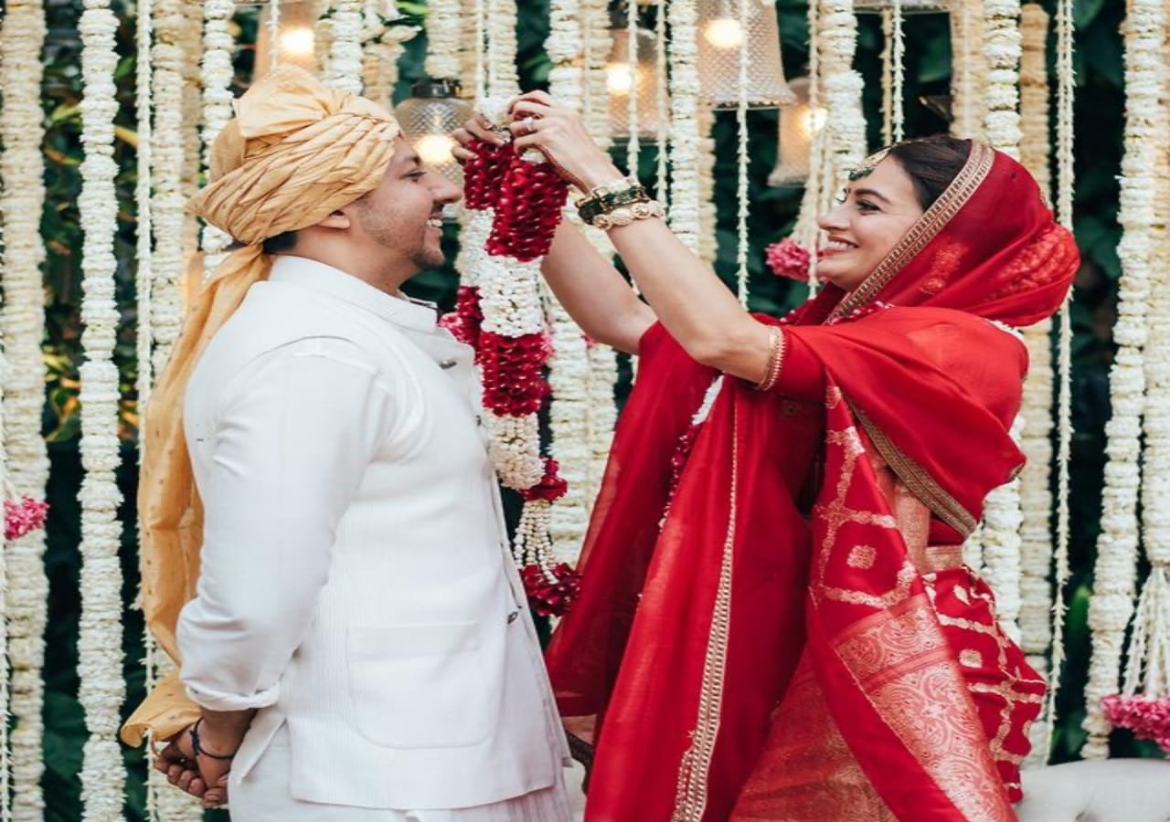Dia mirza marriage conducted by female priest photos goes viral