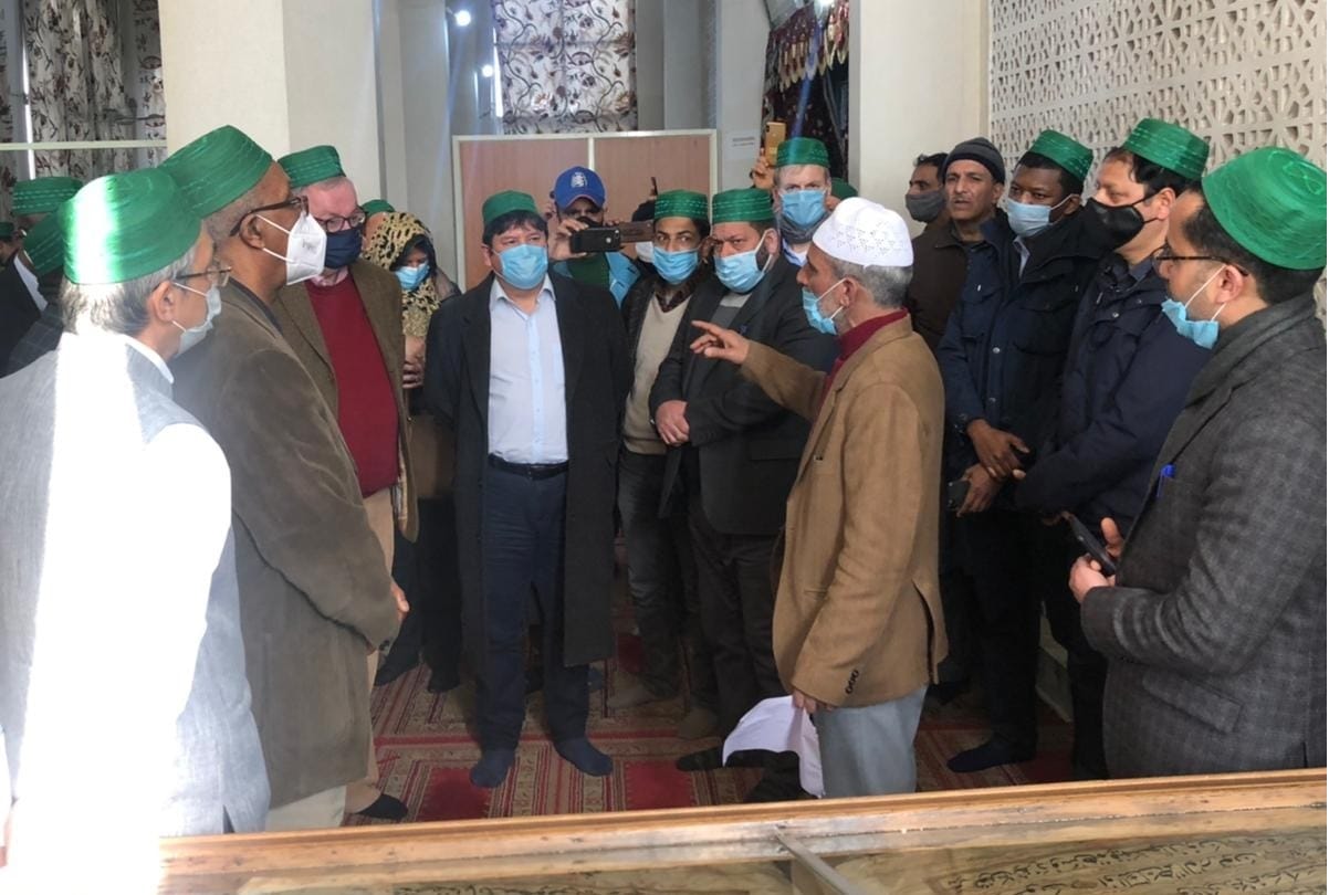 foreign diplomats to experience the situation in jammu kashmir Tradition of kashmir
