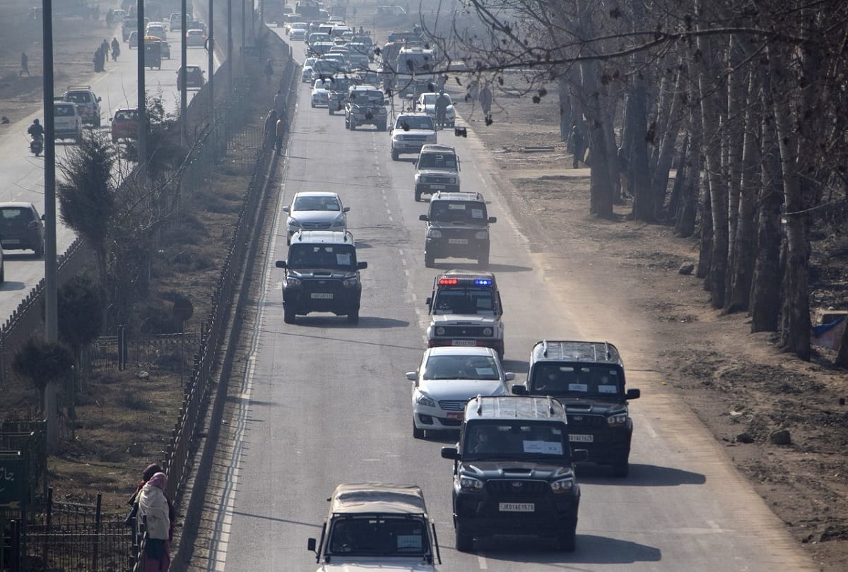 foreign diplomats reached jammu kashmir to experience situation