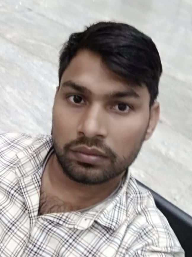 Lathi poles and knives on two sides over road dispute, one dead