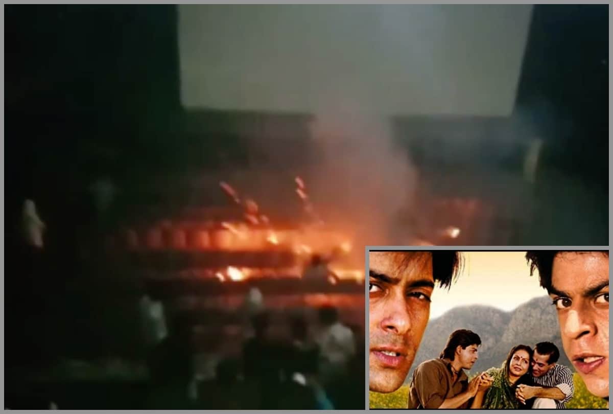 Audience bursts firecrackers during the screening of Salman Khan-Shah Rukh Khan's 'Karan Arjun' in Malegaon
