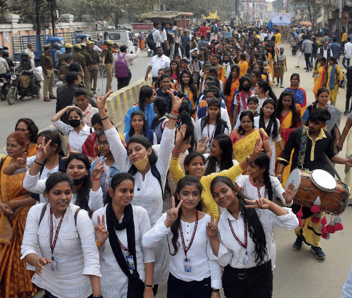 Kashi Vidyapeeth Centenary Celebration: students gave message for society by tableaux of system and stop child marriage