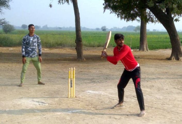 Dasauli defeated Tiliapur team by 2 wickets