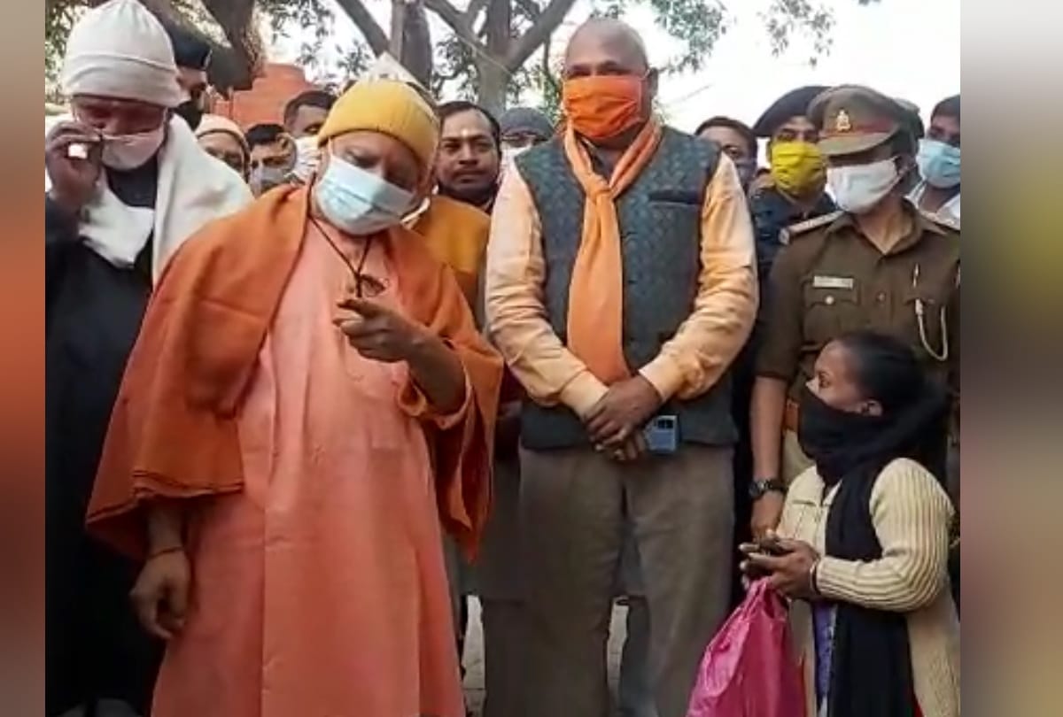 UP CM Yogi Adityanath listened to people problems in janta darbaar at Gorakhnath temple