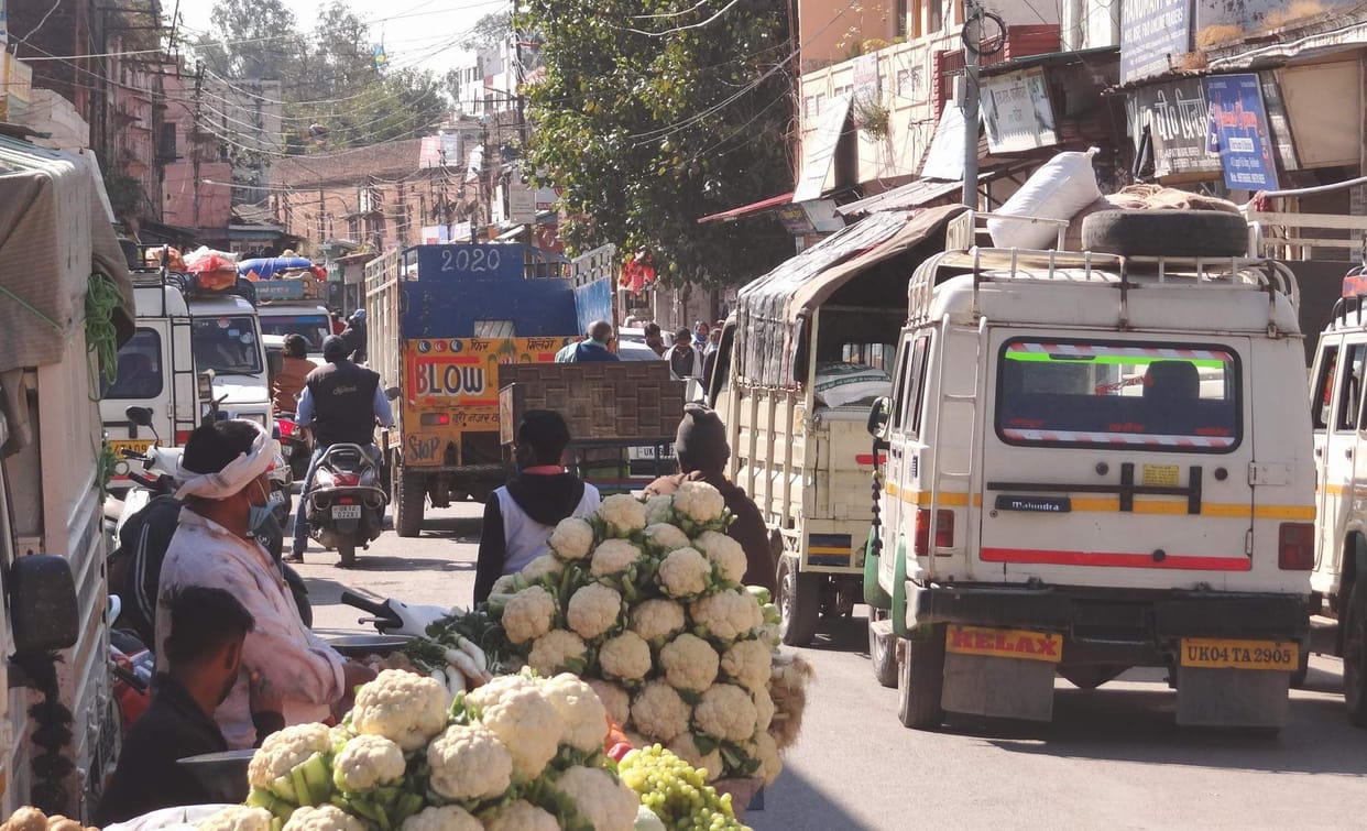 Taxi drivers parking becomes Lajpat Rai road