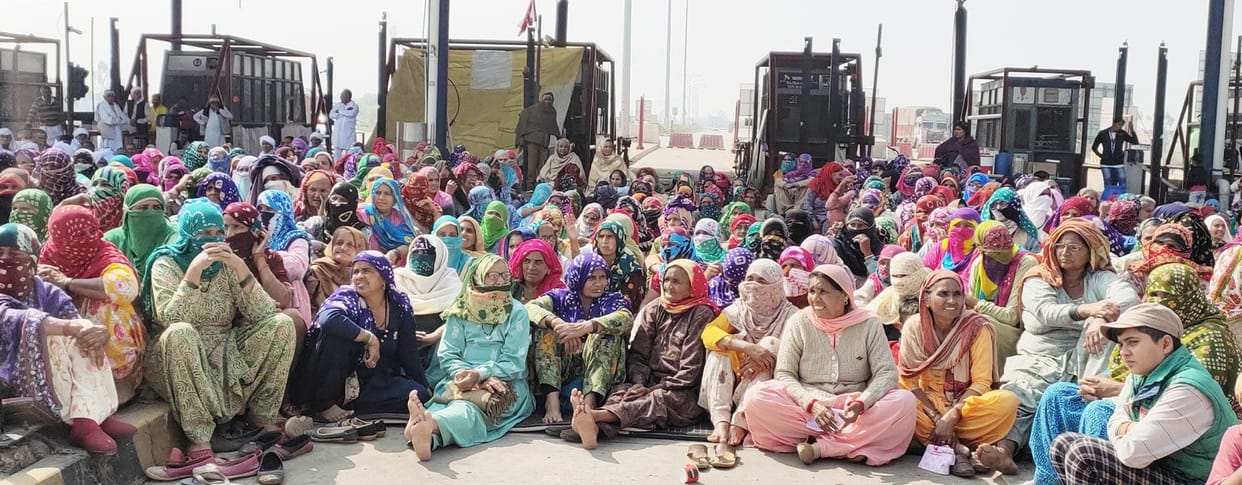 Farmers' movement on Khatkad and Baddowal tolls continues; strategy for rail stop campaign to be held today
