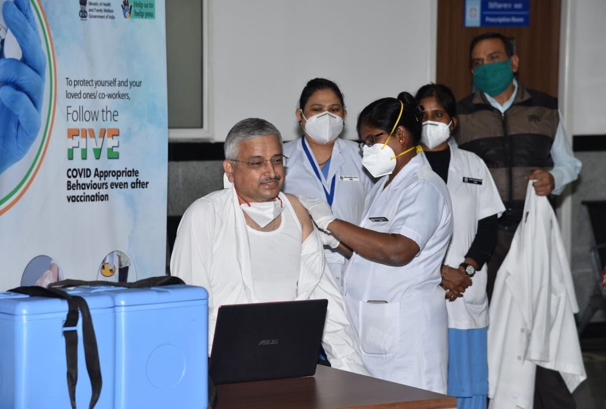 AIIMS Director Dr Randeep Guleria receives second dose of corona vaccine