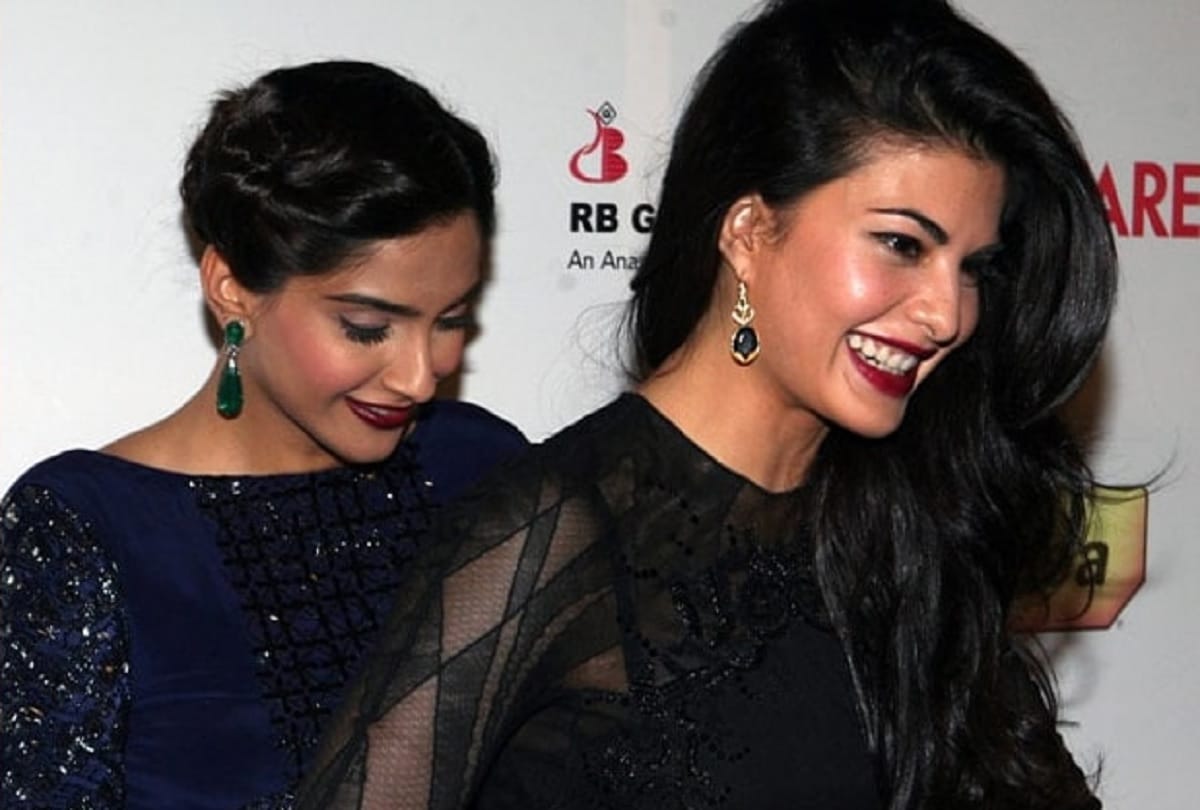 That one time where Sonam Kapoor helped BFF Jacqueline Fernandez from a major Wardrobe Malfunction