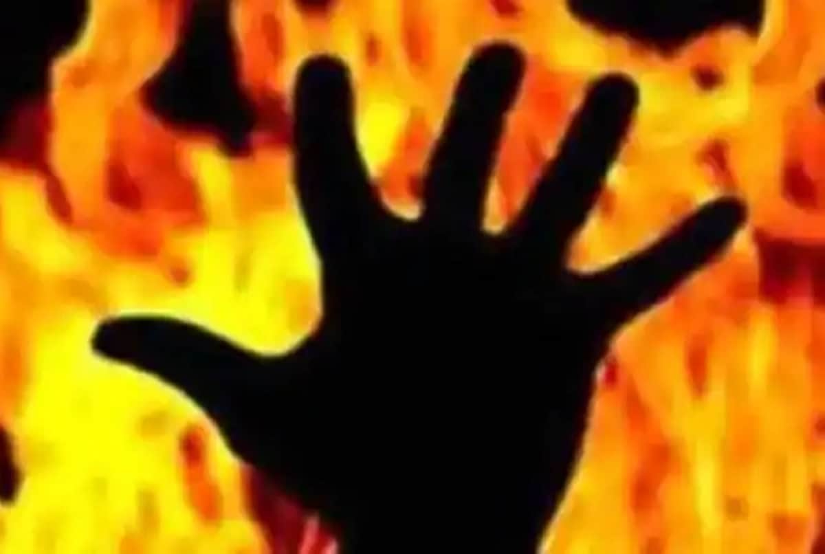 Girlfriend killed boyfriend by burnt after love marriage in gorakhpur