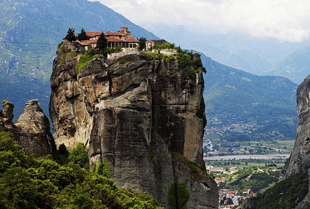 5 most dangerous and weird places where people lives