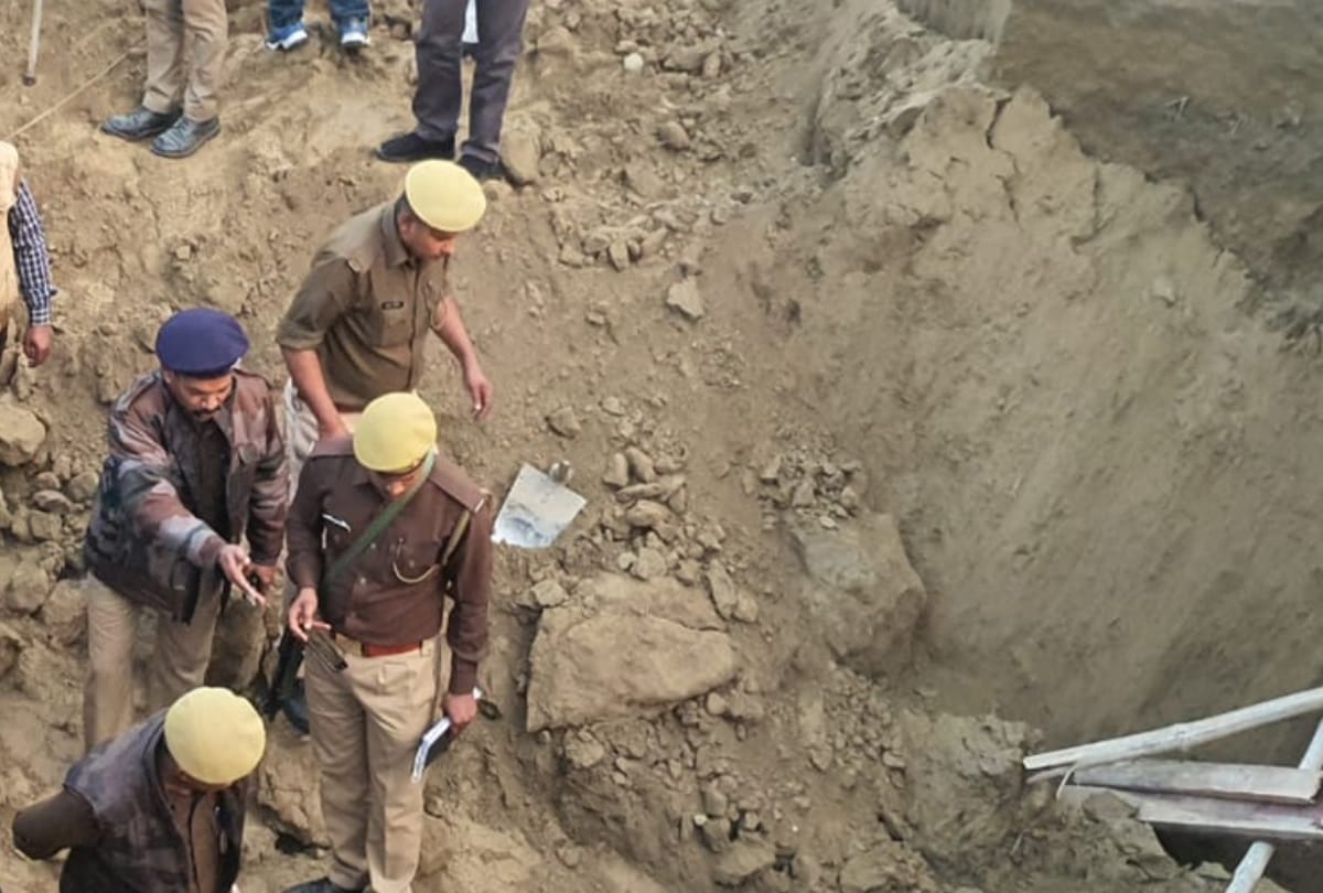 Death of a laborer working under construction petrol pump due to being buried in the soil, a serious