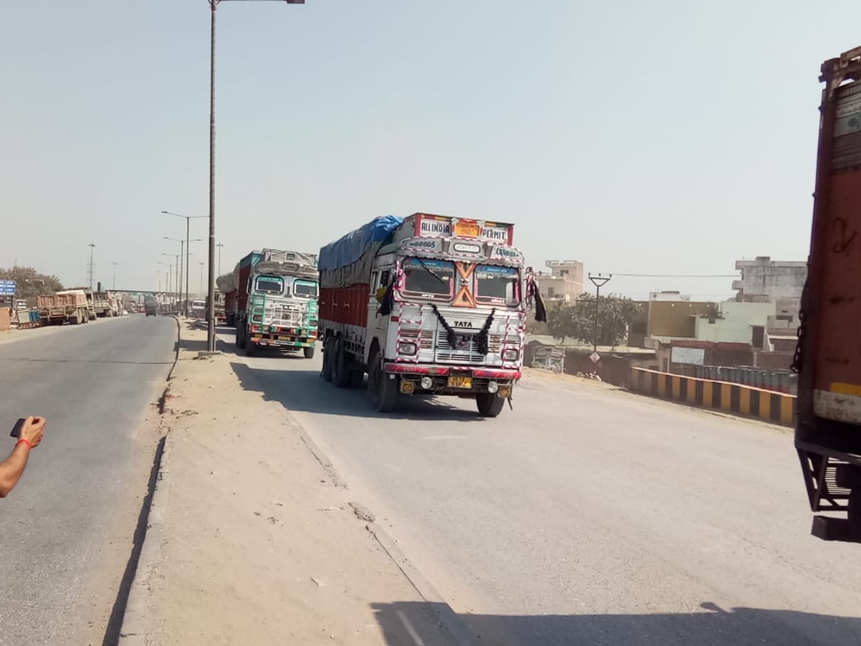 Varanasi Dafi toll plaza made free for seven hours