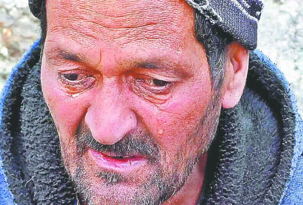 Uttarakhand Chamoli News : Ramkrishna waiting for his missing wife and daughter from 12 days emotional Story