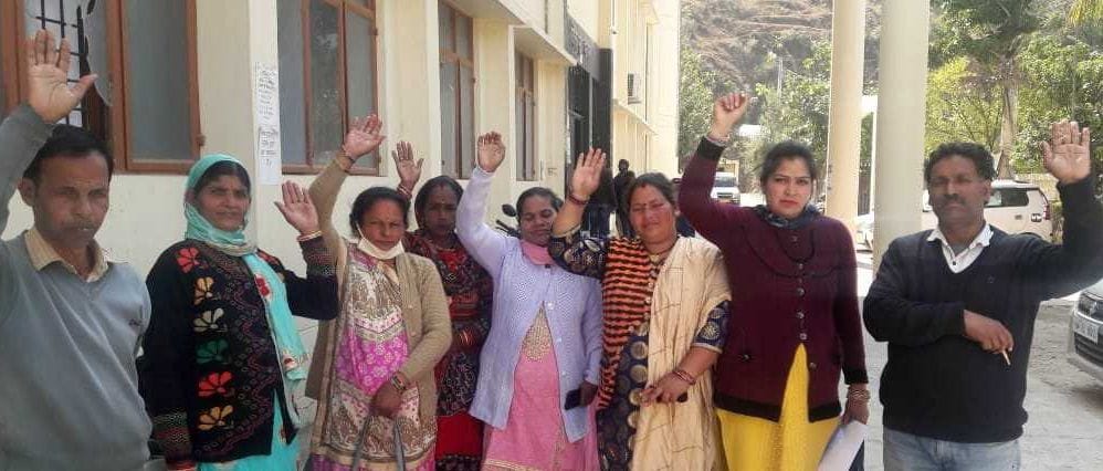 people of syaldey teet protested for water