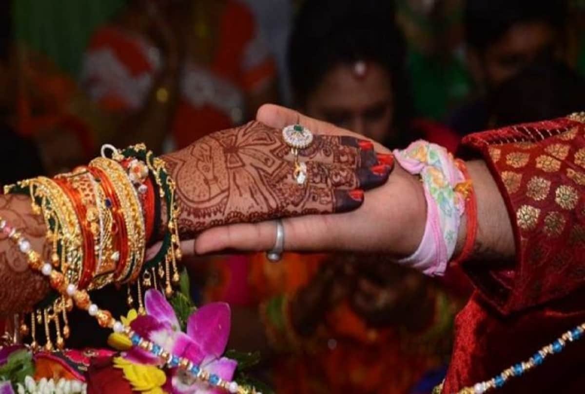 Corona effect varanasi Night curfew in up grahan on band baaja barat about two thousand weddings may be    canceled in banaras amid third wave