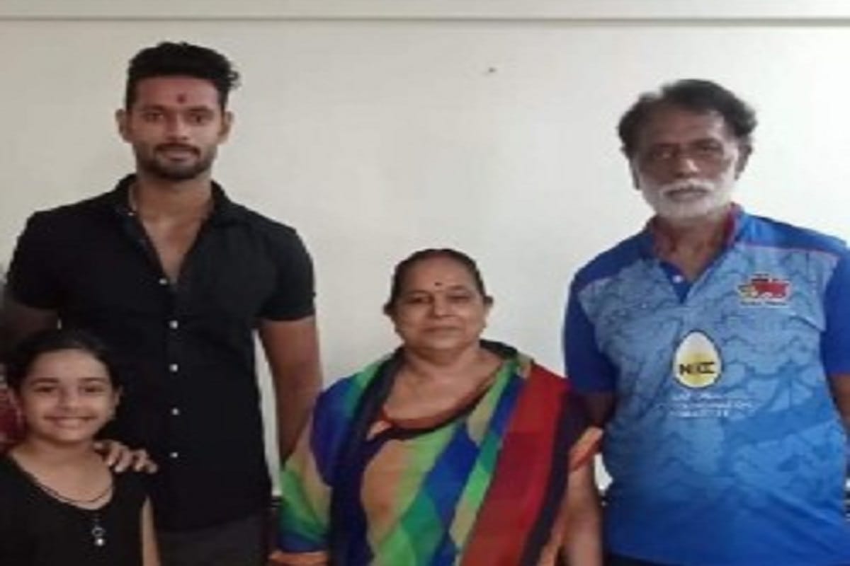 Bhadohi cricketer Shivam Dubey marriage with anjum khan in mumbai