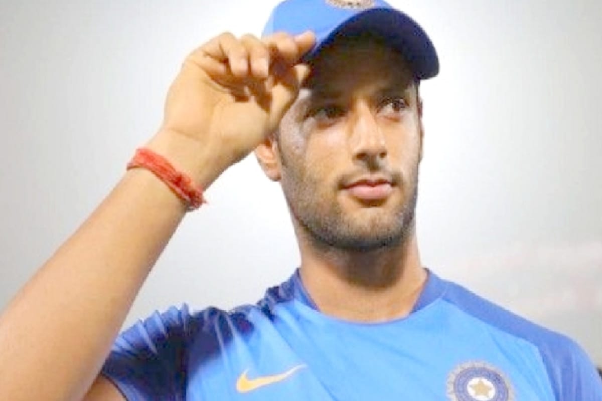 Bhadohi cricketer Shivam Dubey marriage with anjum khan in mumbai