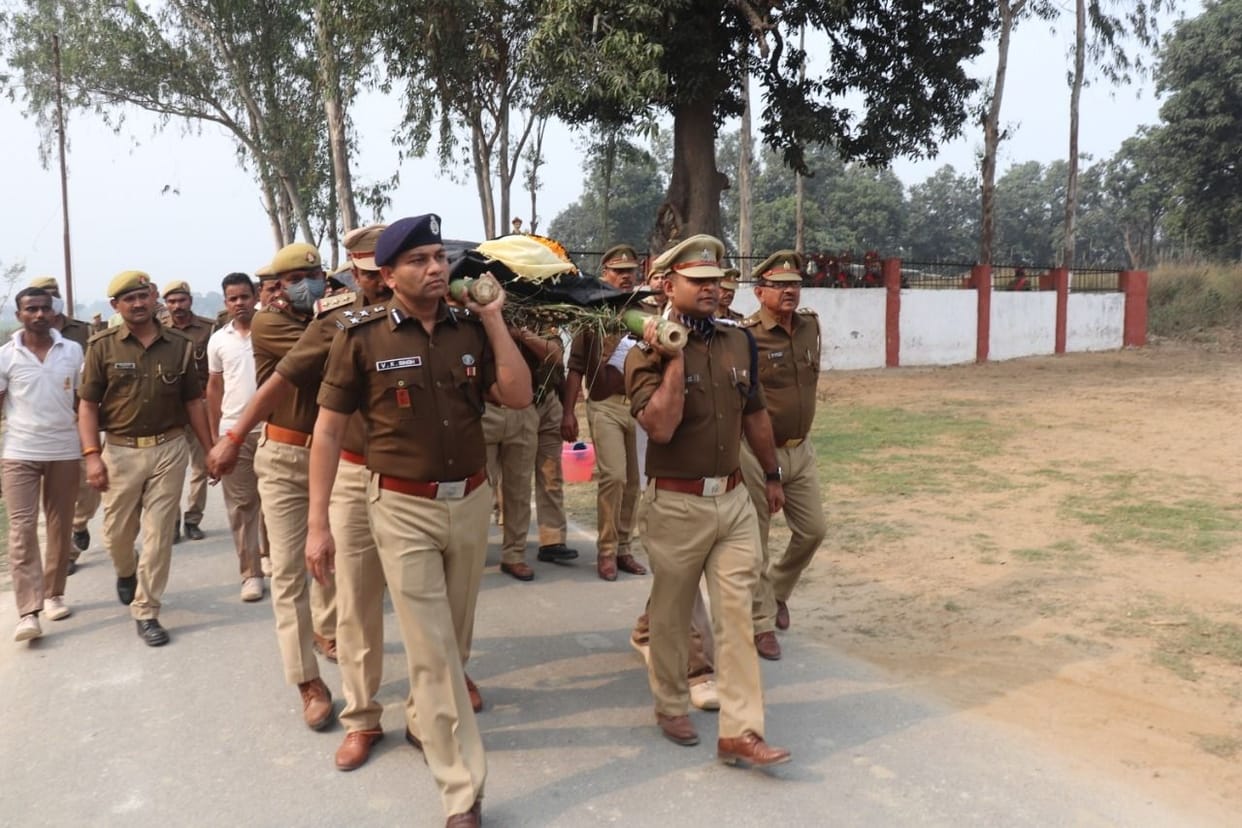 Head constable killed by tractor-trolley grip