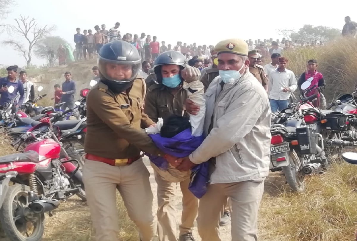 murder of pradhan brother in pratapgarh dead body found in sewer