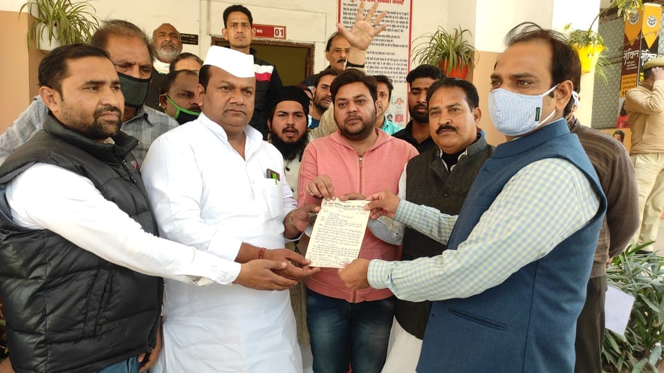 Congress protests against increased fuel prices