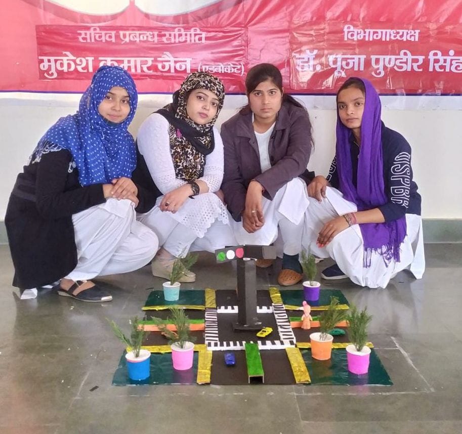 Muzaffarnagar: Taranum wins the Rangoli competition