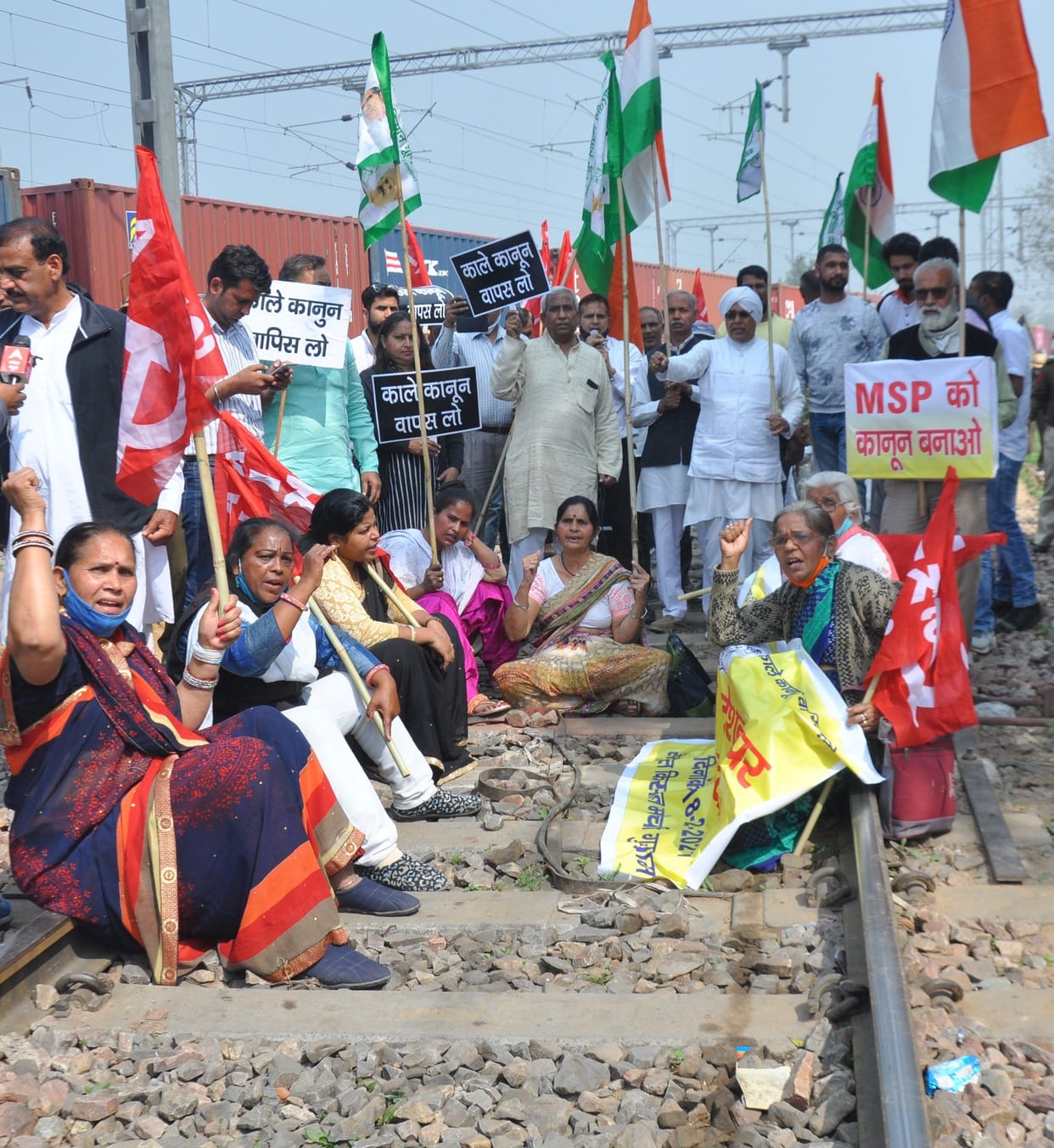 Farmers stay at Patli railway station