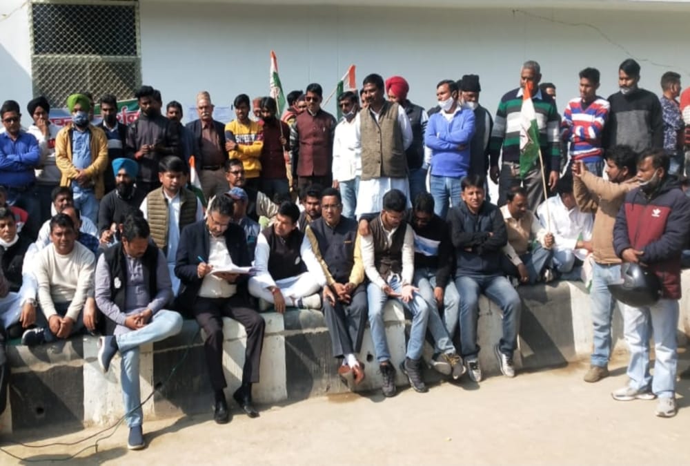 Dehradun Haridwar Highway News: congress Leaders Ruckus on Lachhiwala toll plaza Photos