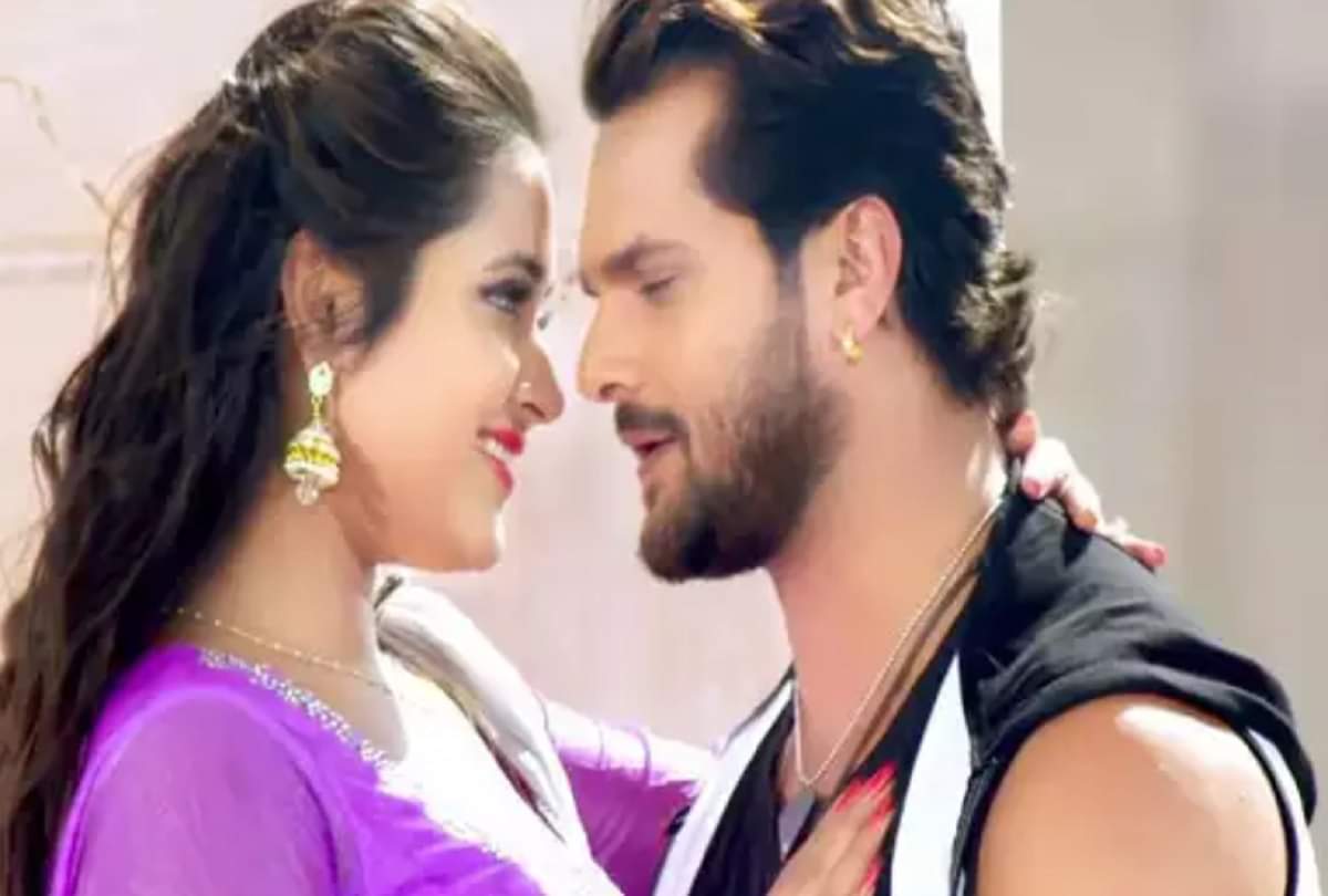 Throwback when fans got crazy seeing khesari lal yadav and kajal raghwani performing on song sarson ke sagia