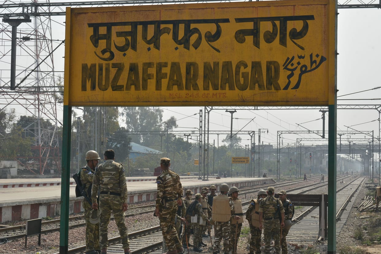 Police are ready in Muzaffarnagar railway station premises