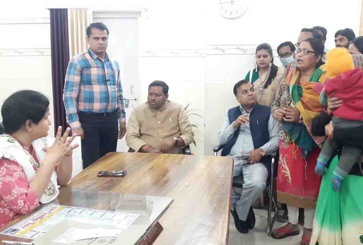 Etawah: Case for giving third degree, MP said soldier rubbed shoes on woman's nose