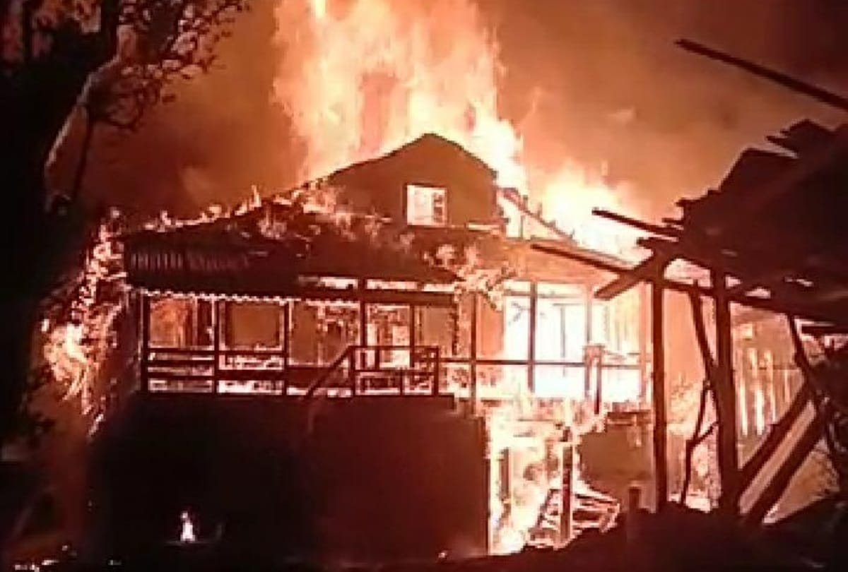 double storey house gutted in fire in Kullu Himachal Pradesh