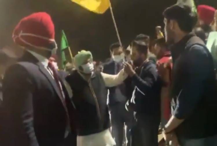 Punjab CM Amarinder Singh reached Farmers Protest Site Matka Chowk In Chandigarh