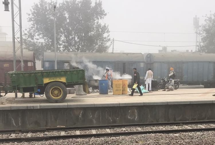 Rail roko andolan : Trains will be stopped for four hours across the country