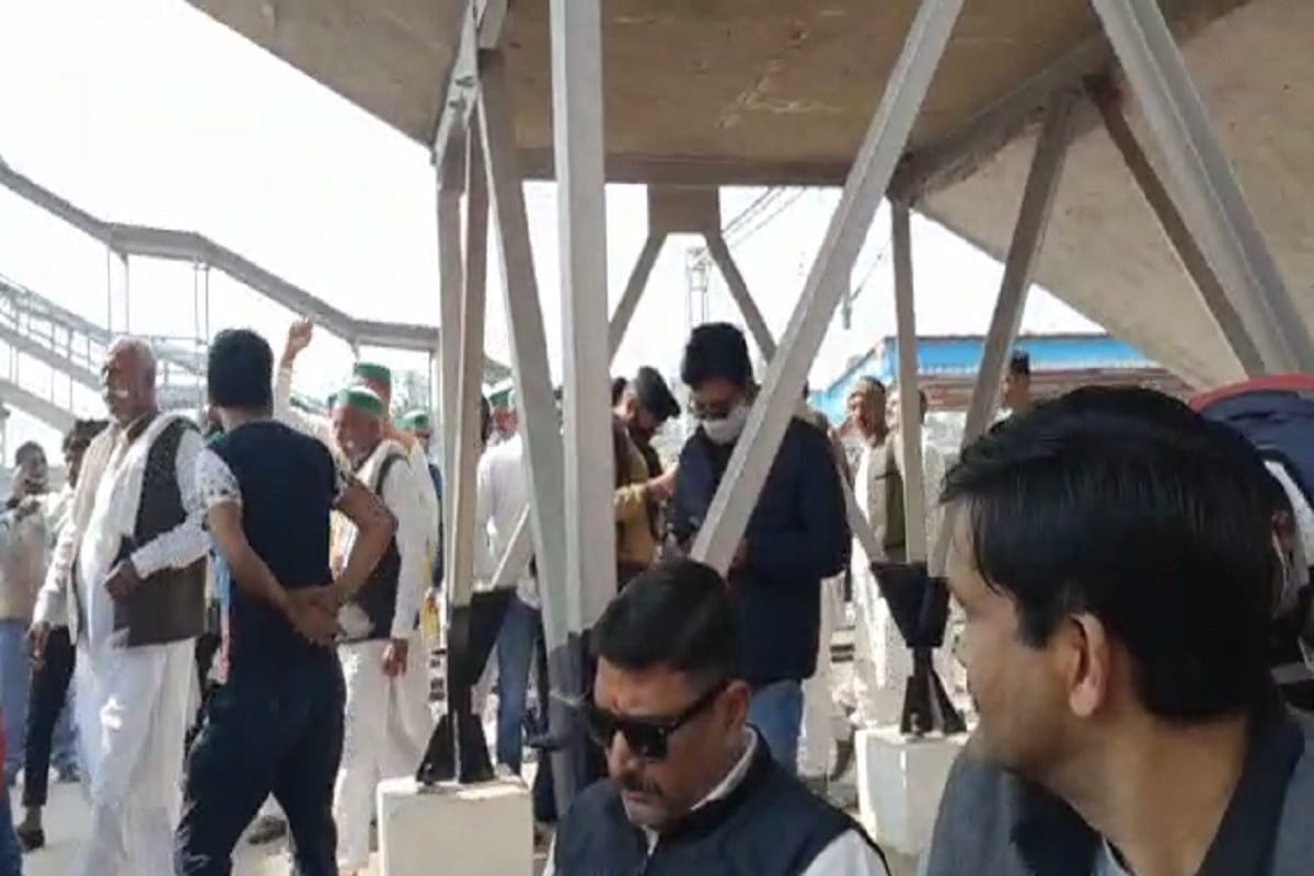 Kisan Movement Update: BKU leaders and workers reached to tapri railway station at Saharanpur and will stop the train in West Uttar Pradesh