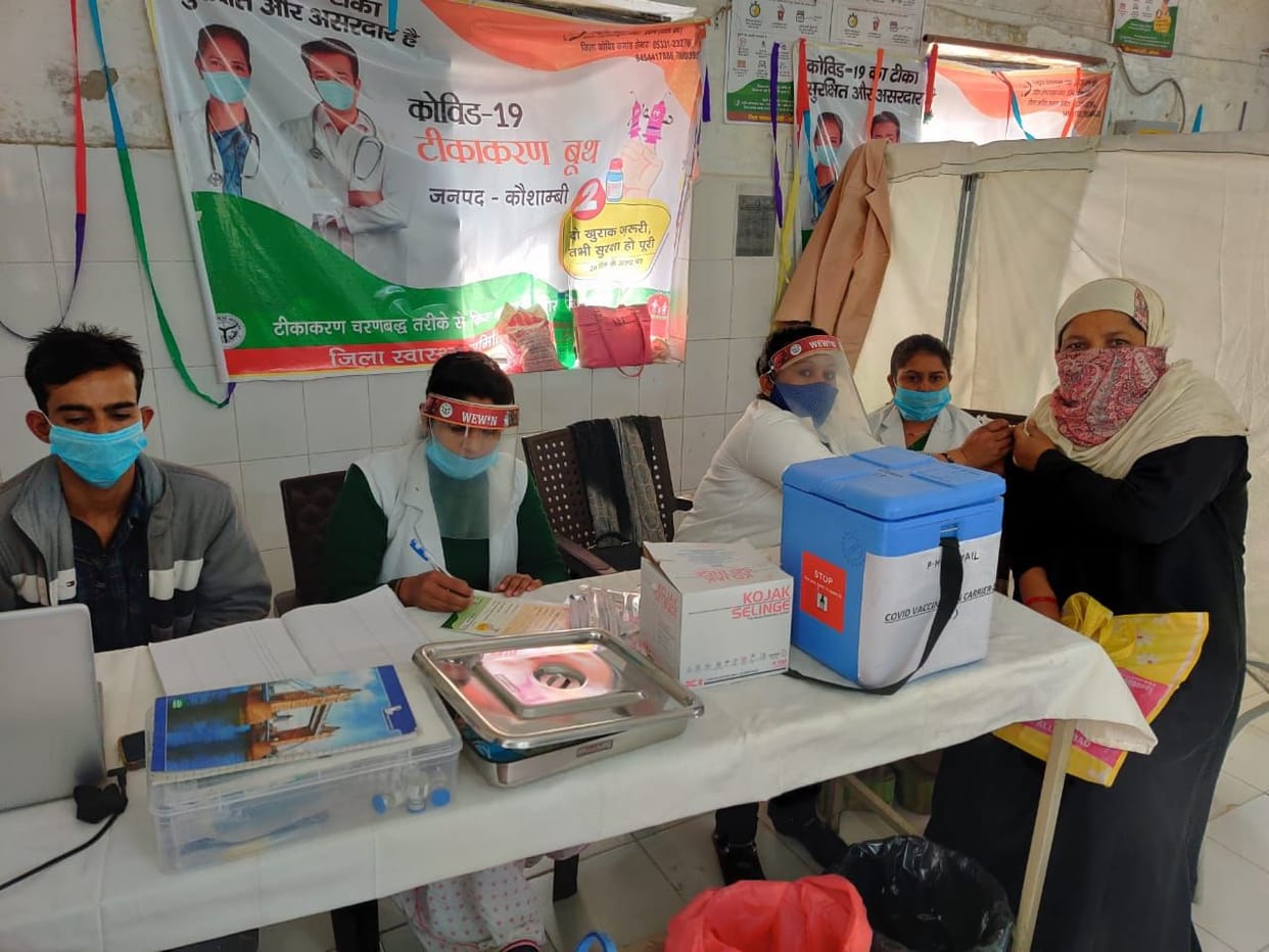 1432 Front line workers get first dose of vaccine