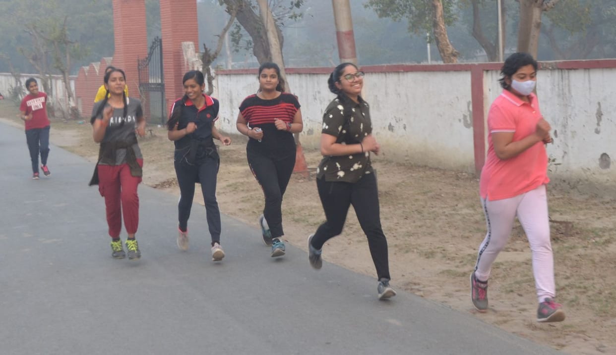 Ashish and Saloni won gold in marathon running