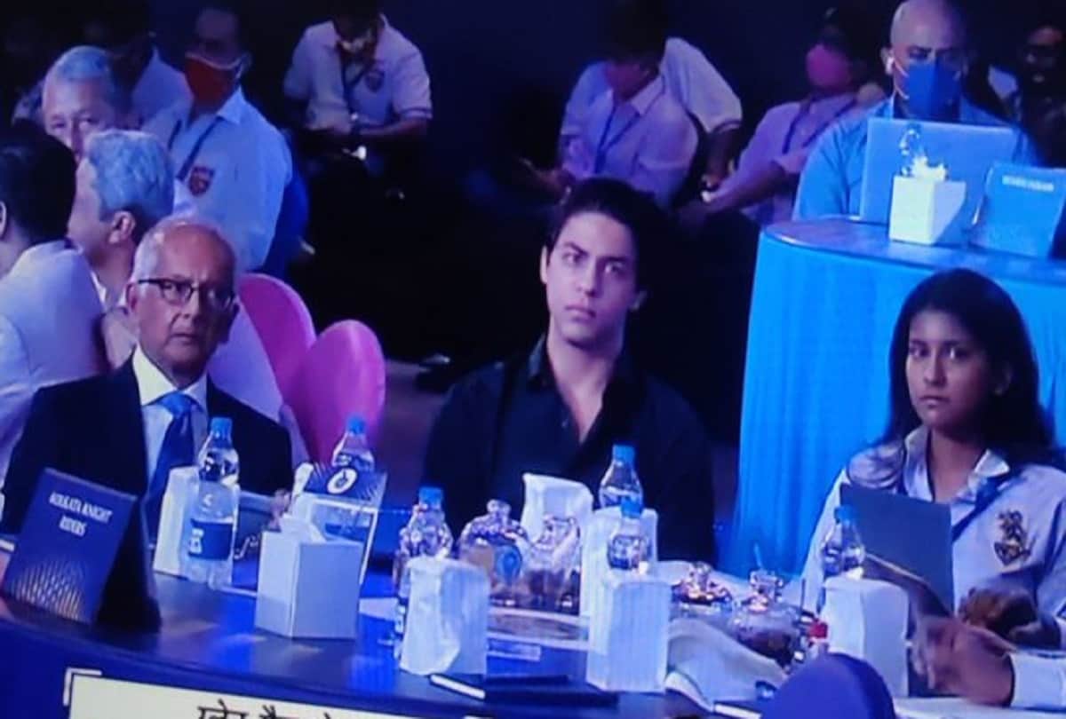 Shah Rukh Khan’s Son Aryan & Juhi Chawla’s Daughter Jahnavi Attend IPL 2021 Player Auctions for KKR