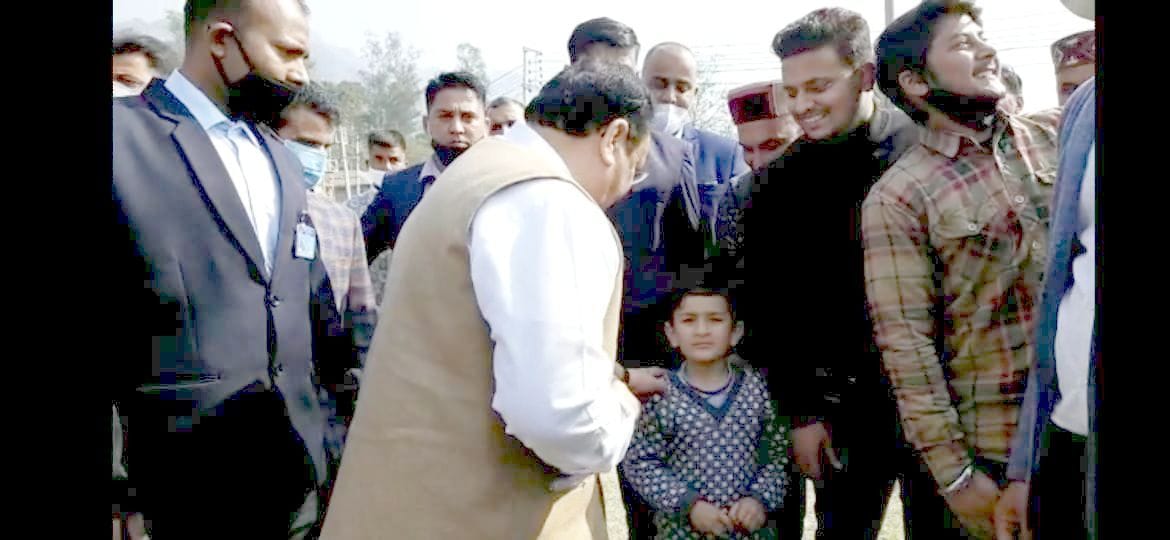 nadda talk with child in bilaspur