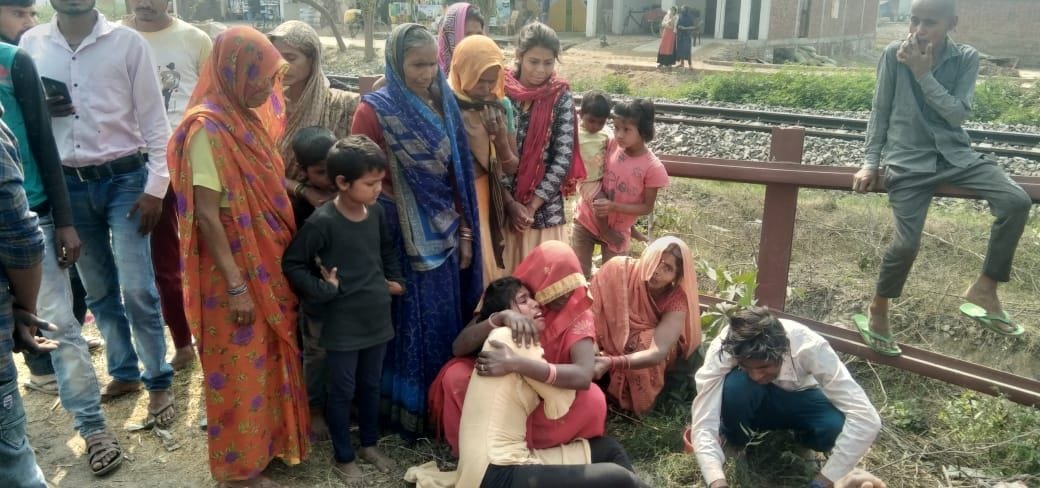 tempo kee takkar se mahila kee maut, jeetee rod kiya jaam