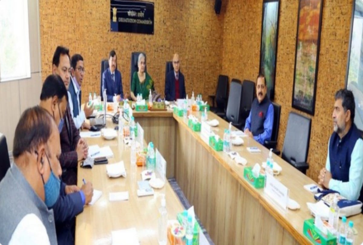 Jammu kashmir News : Before the all-party meeting in Delhi, the Delimitation Commission will communicate with all DCs today