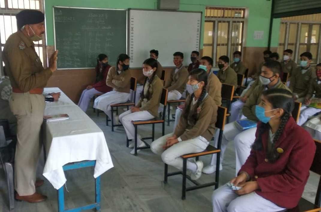 School children were informed about the consequences of cyber crime and drug addiction