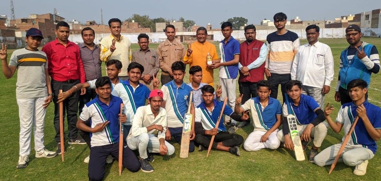 Hathras: Team B won the match by scoring the target in nine overs
