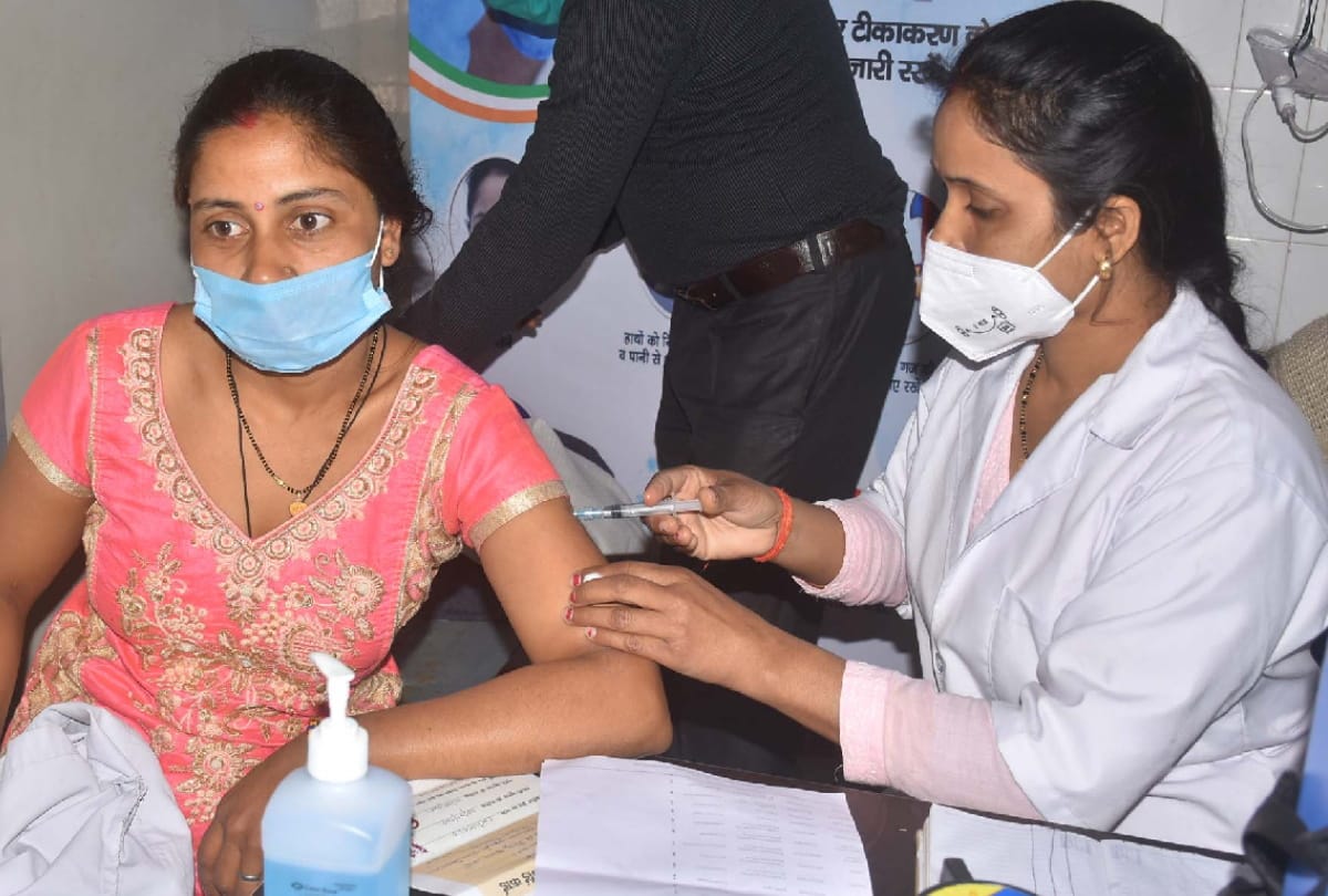 covid vaccination in gorakhpur on 12 booth