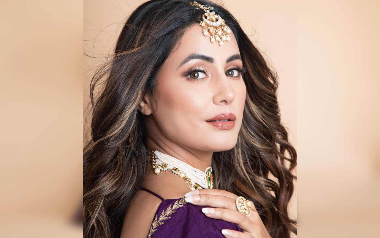 Hina Khan shared her beautiful photos in desi look in lehanga on instagram See how fans are praising