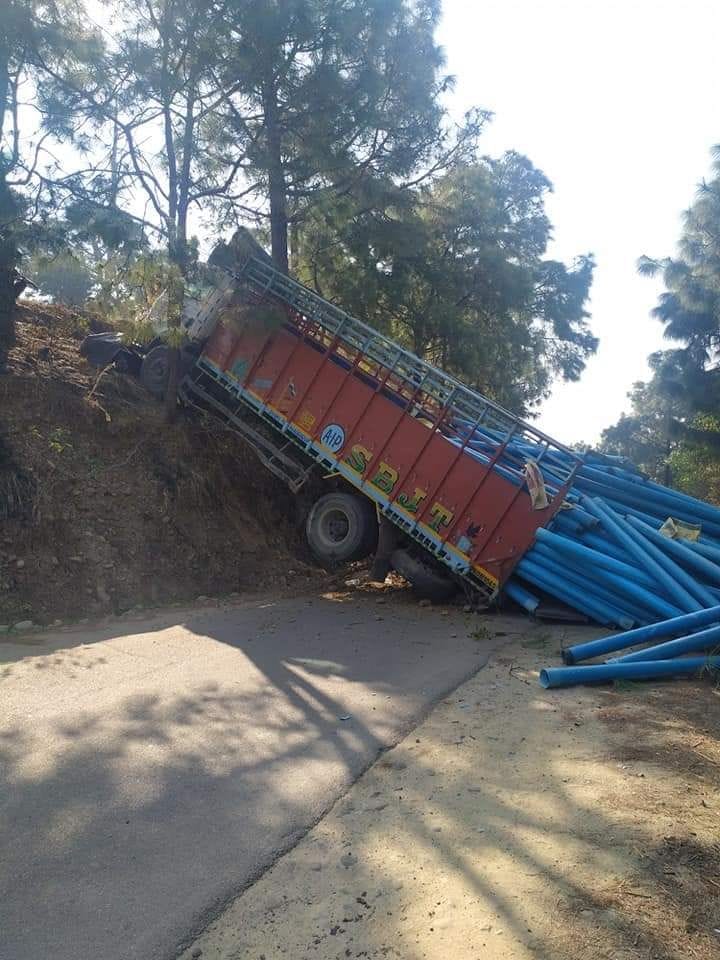 loaded truck fell on road. traffic jam